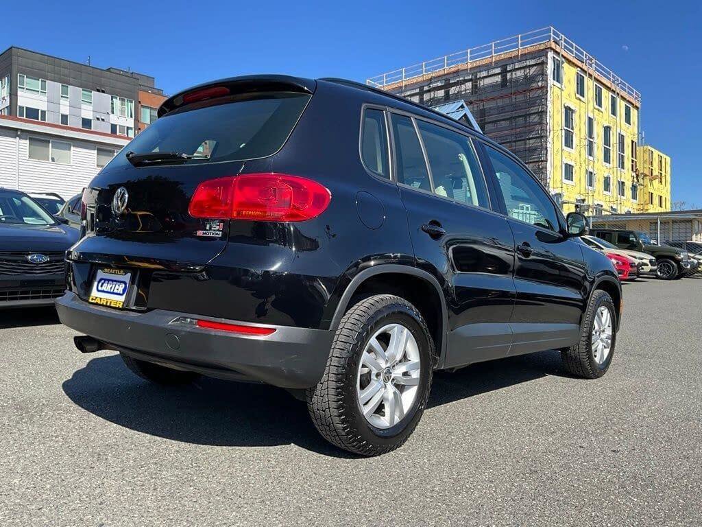 Used 2017 Volkswagen Tiguan S image 8