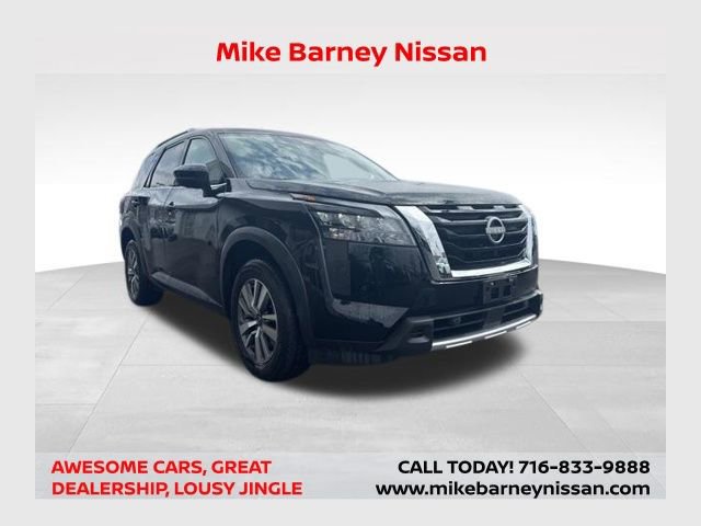 Used 2025 Nissan Pathfinder SL AWD/4WD image 1