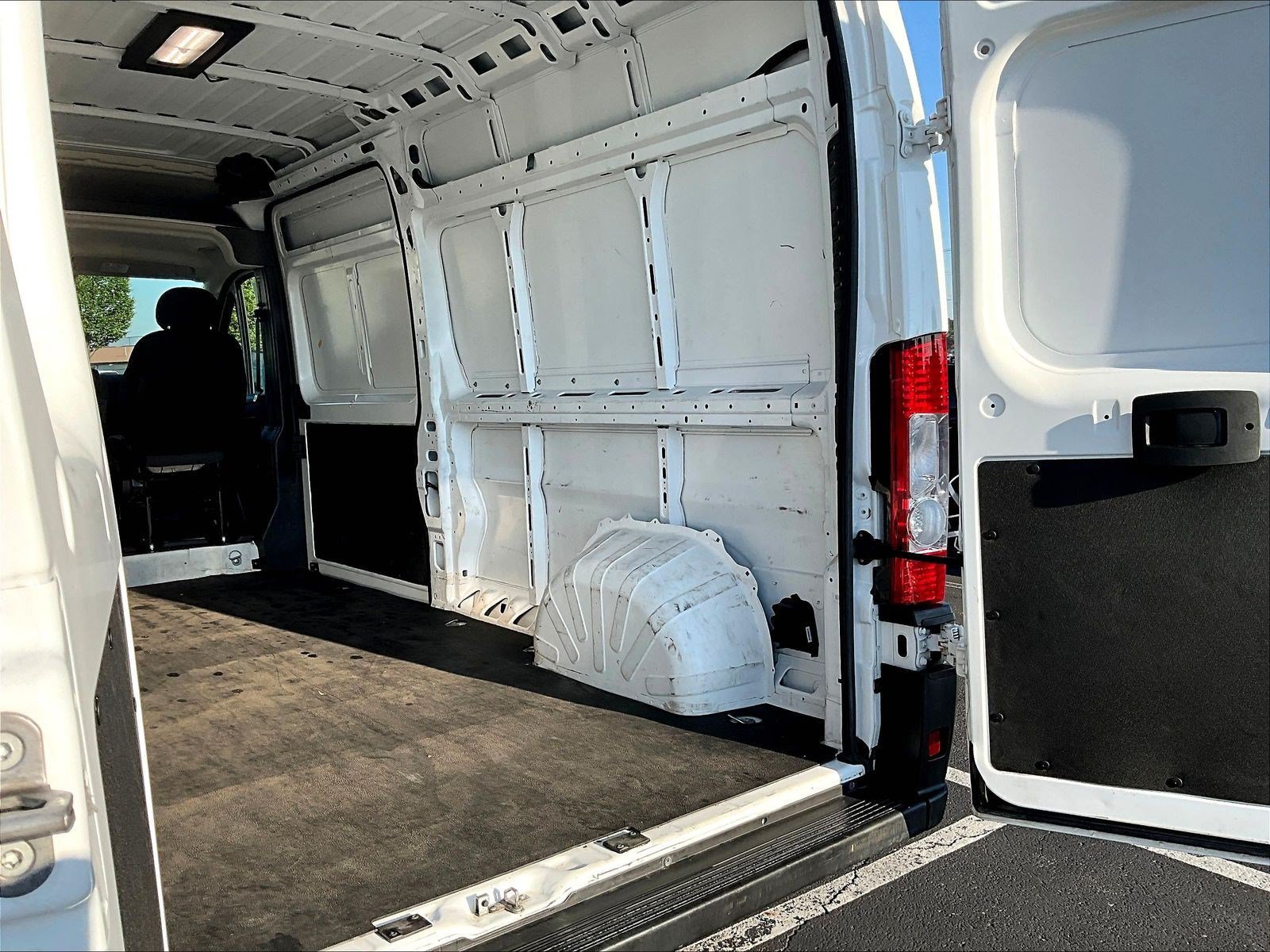Used 2024 RAM ProMaster 2500 w/ Convenience Group FWD image 35
