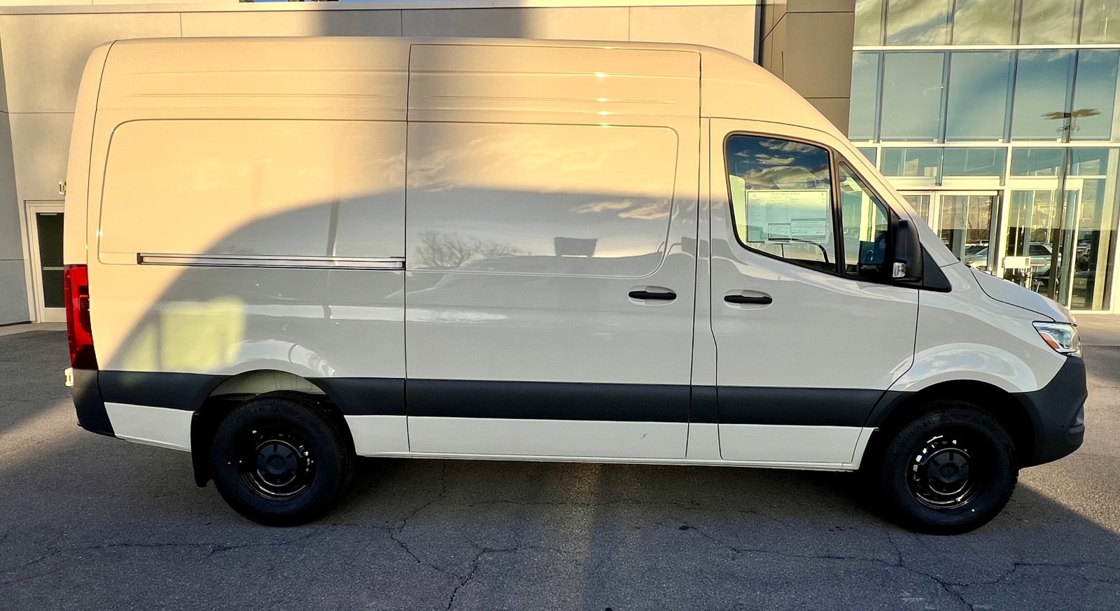 Used 2025 Mercedes-Benz Sprinter 2500 image 14
