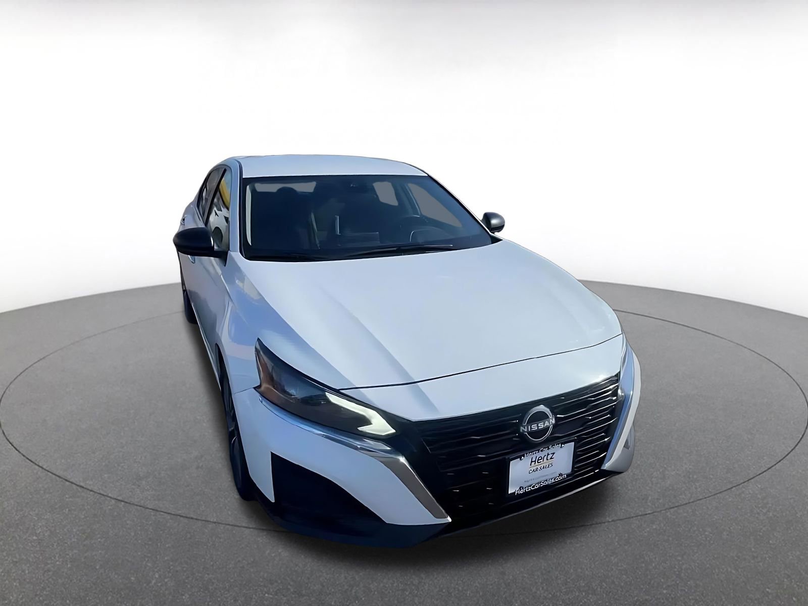 Used 2025 Nissan Altima 2.5 SV image 3