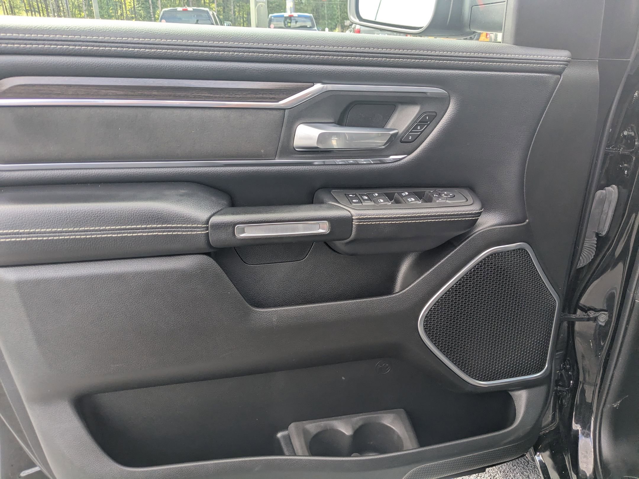 Used 2025 RAM 1500 Laramie image 11