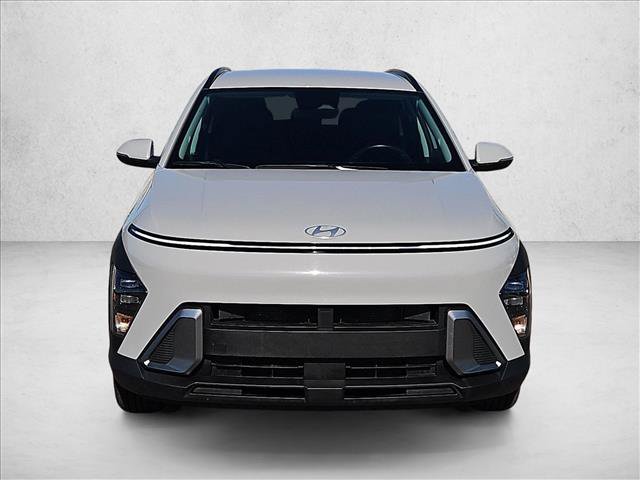Used 2025 Hyundai Kona SEL FWD image 2