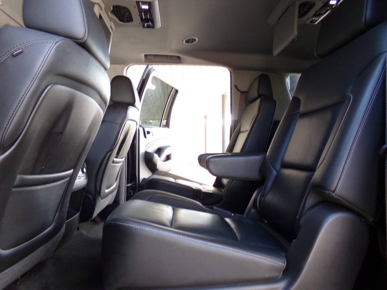 Used 2015 Chevrolet Suburban LTZ RWD image 21