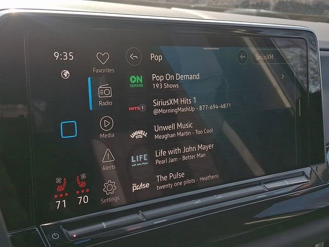 Used 2025 Volkswagen Atlas Peak Edition SE image 19