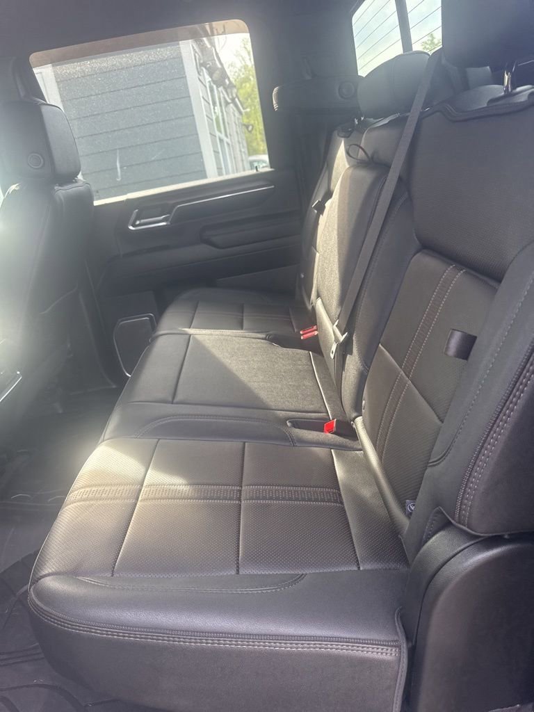 Used 2024 Chevrolet Silverado 3500 High Country w/ High Country Premium Package AWD/4WD image 17