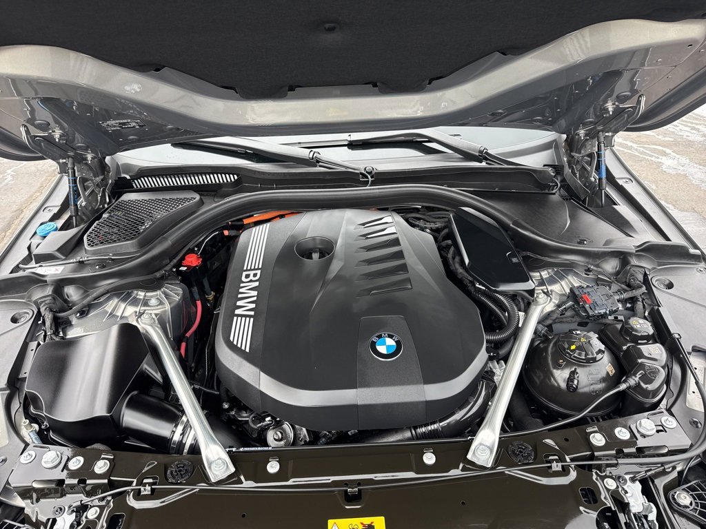 Used 2026 BMW 550e xDrive image 19