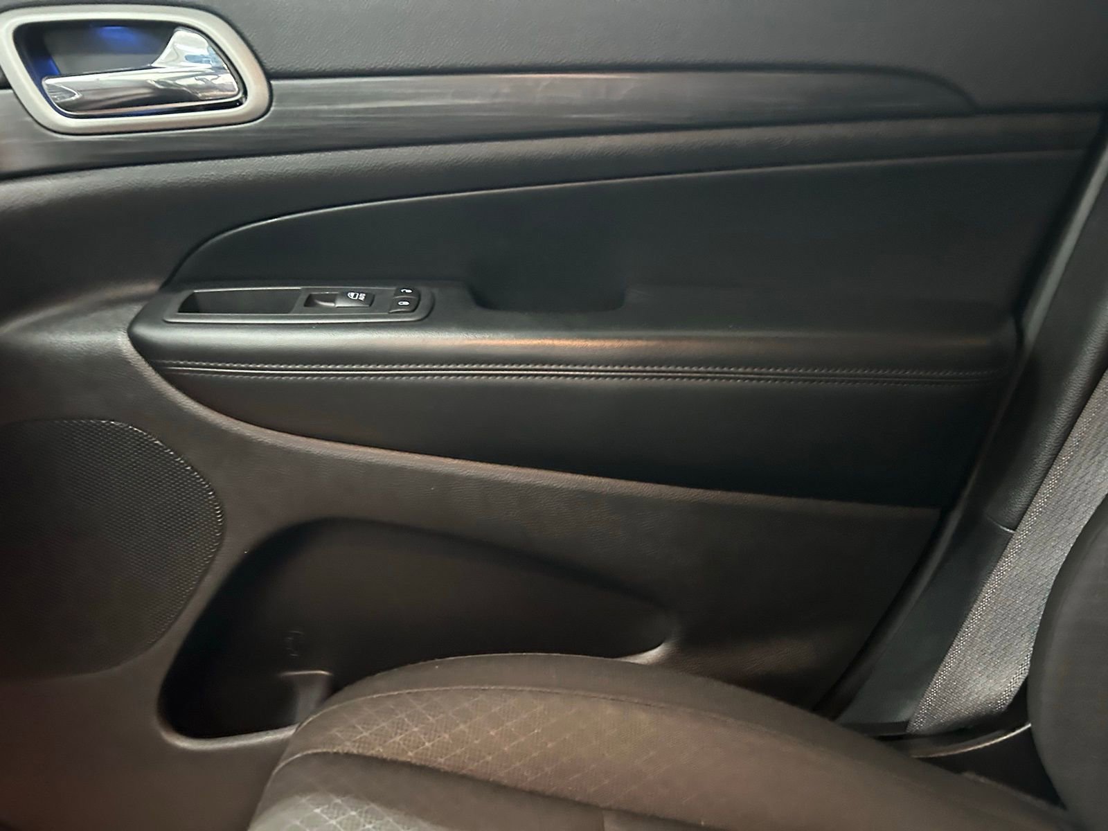 Used 2020 Jeep Grand Cherokee Laredo image 13