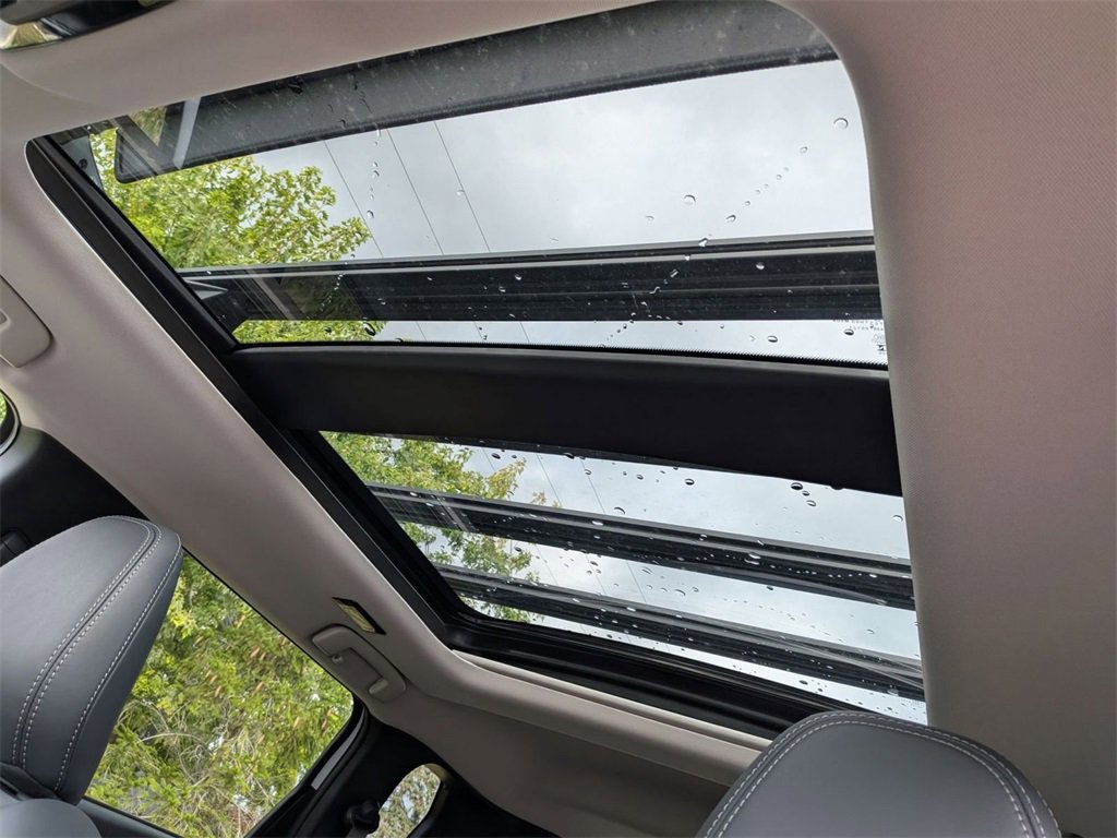 New 2025 Mitsubishi Outlander SE image 15