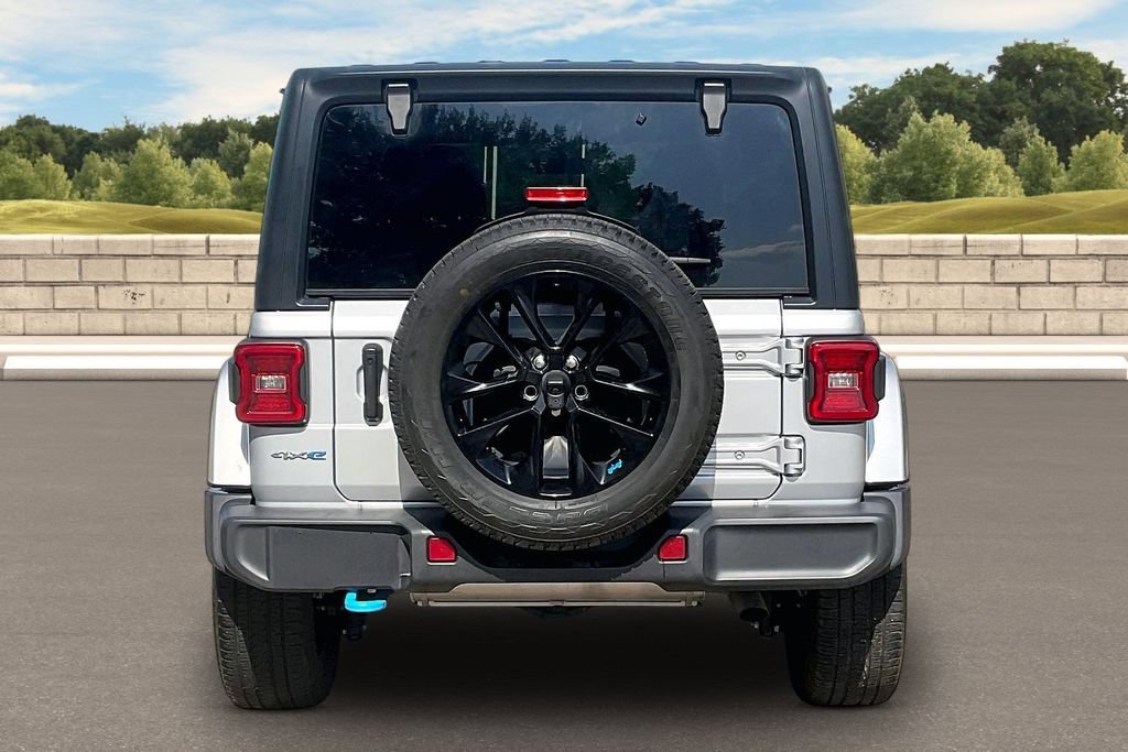 Used 2023 Jeep Wrangler Unlimited Sahara AWD/4WD image 4