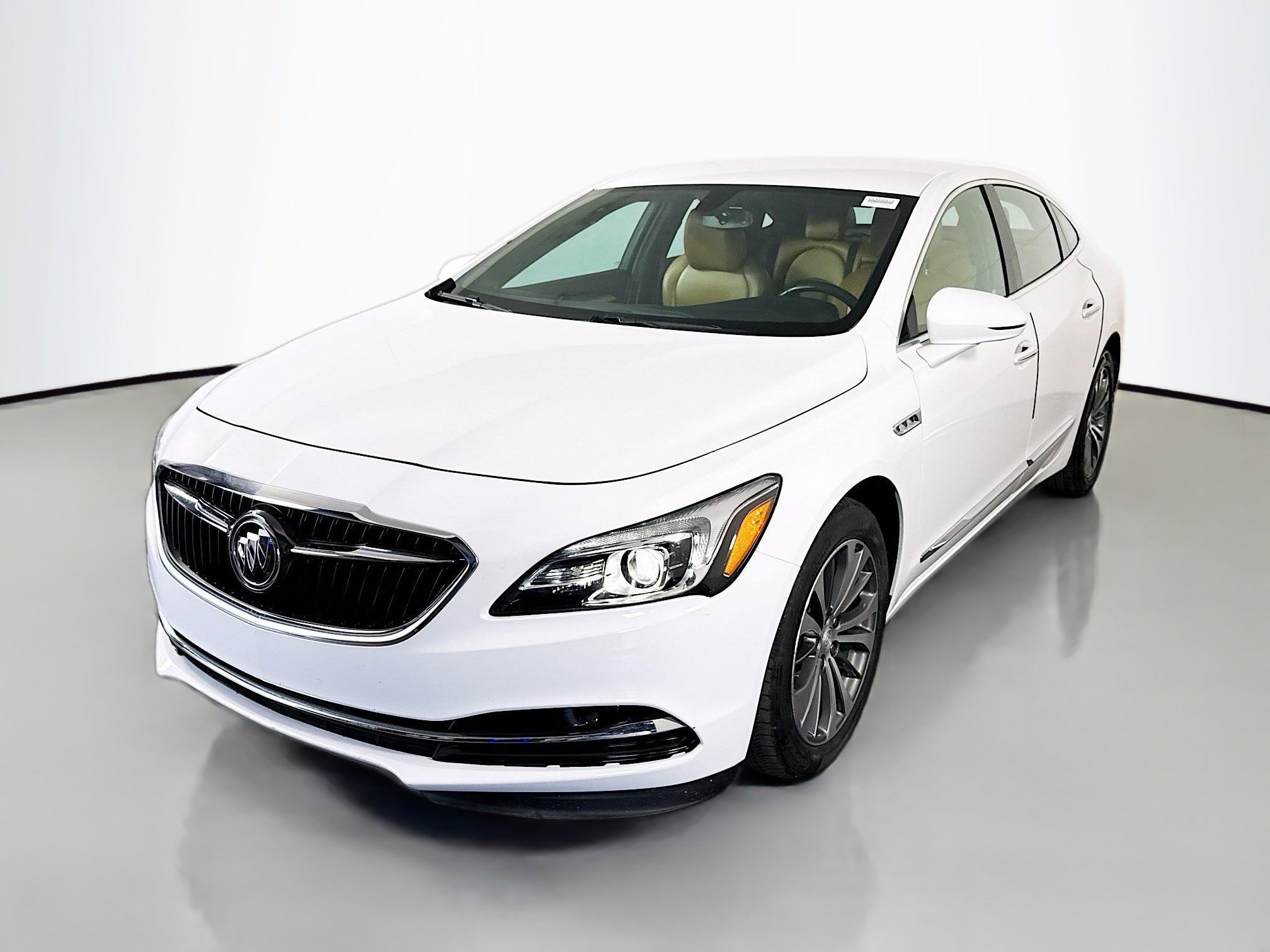 Used 2017 Buick LaCrosse Essence image 4