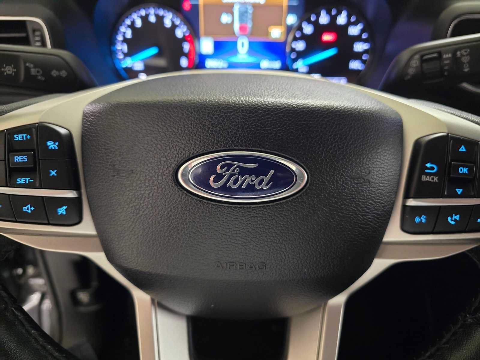 Used 2022 Ford Explorer Limited w/ Hybrid Equipment Group 310A RWD image 23
