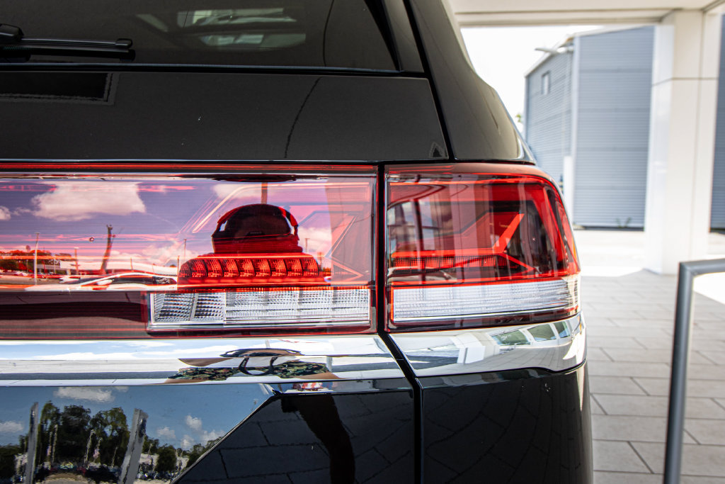 New 2026 Volkswagen Atlas SE FWD image 16