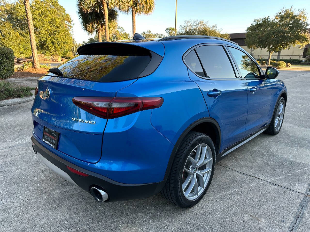 Used 2018 Alfa Romeo Stelvio Ti Sport image 3