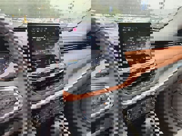 Used 2022 Jeep Compass Limited image 23