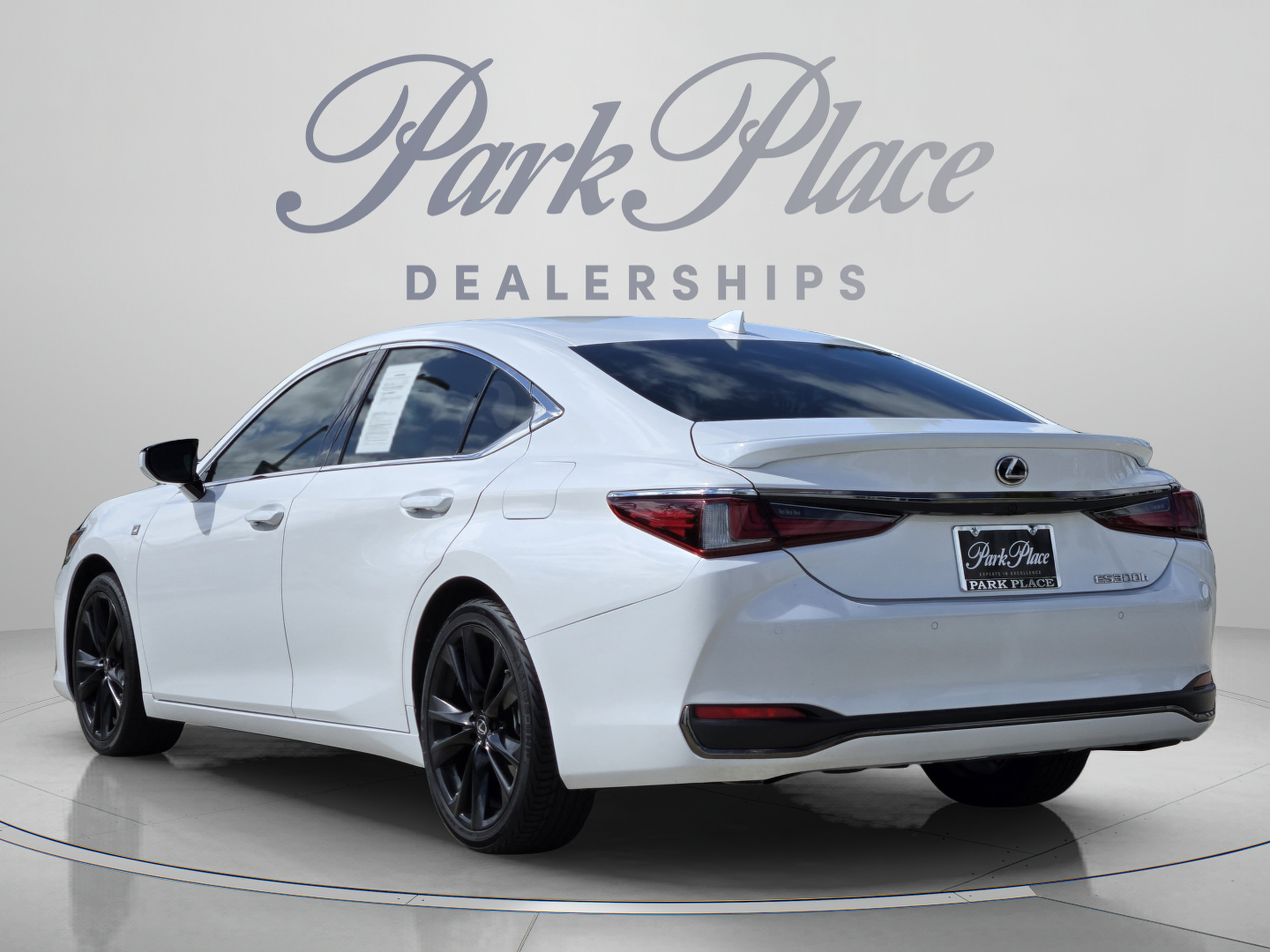 Certified 2024 Lexus ES 300h F Sport w/ Accessory Package (Z2) FWD image 3