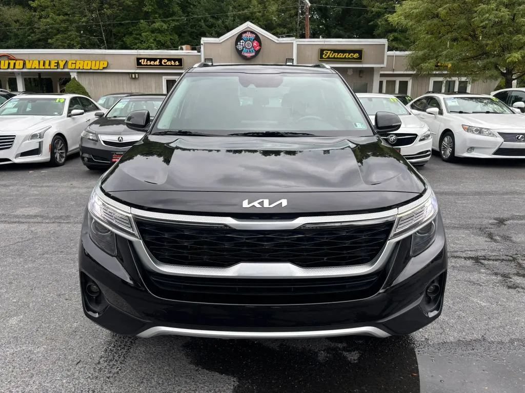 Used 2023 Kia Seltos S AWD/4WD image 3