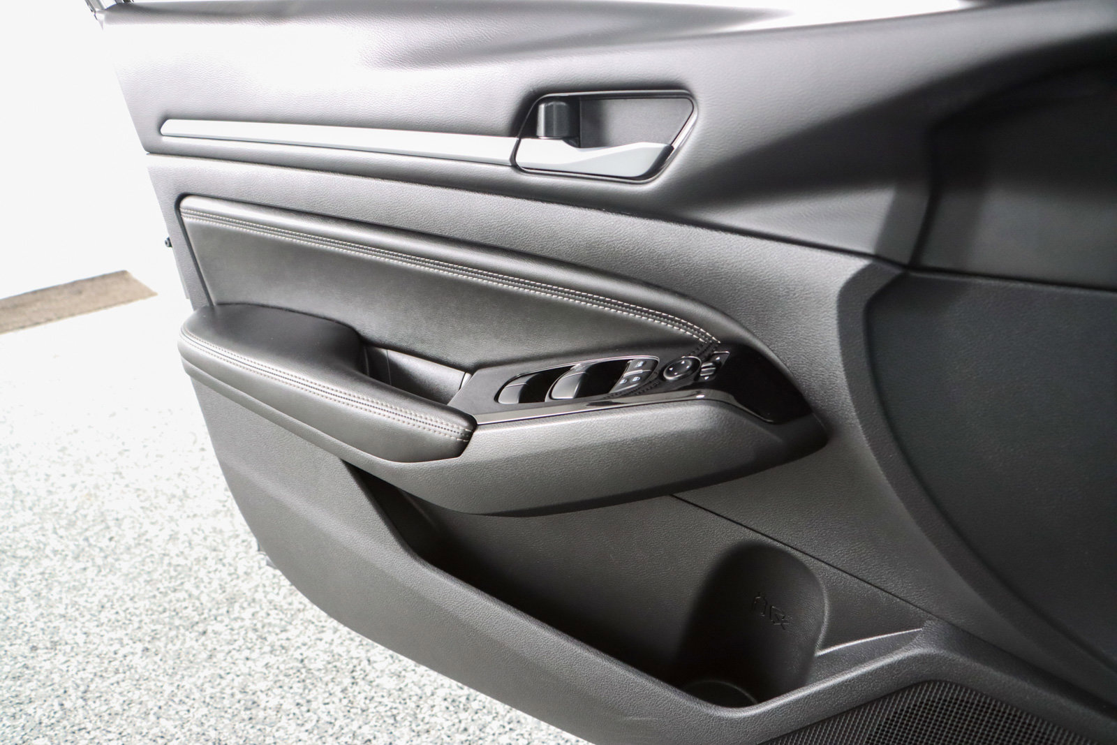 Used 2023 Nissan Altima 2.5 SV w/ SV Premium Package image 22