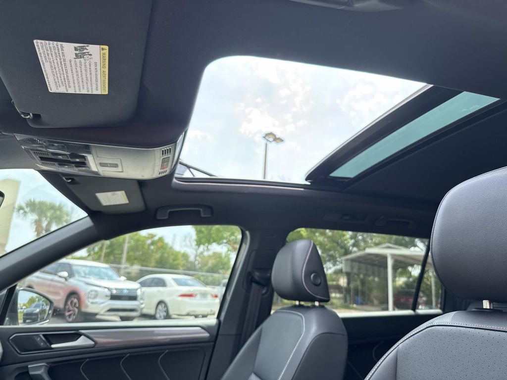 Used 2023 Volkswagen Tiguan SE R-Line image 24