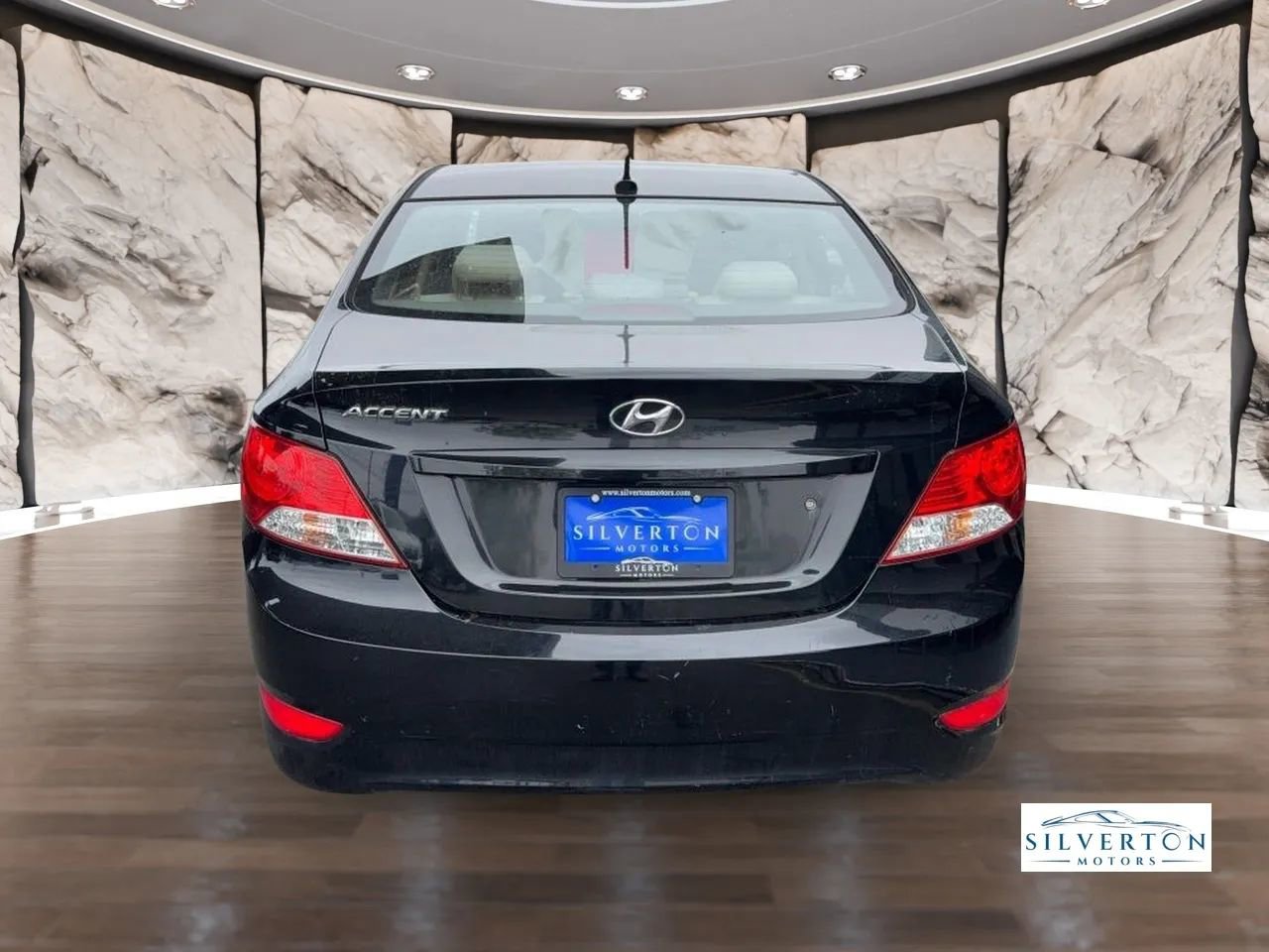 Used 2013 Hyundai Accent GLS FWD image 5