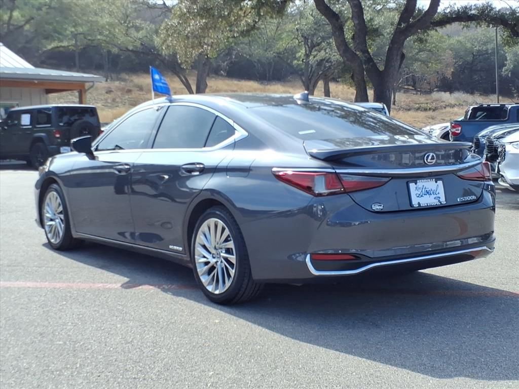 Used 2022 Lexus ES 300h Ultra Luxury w/ Accessory Package 2 image 12