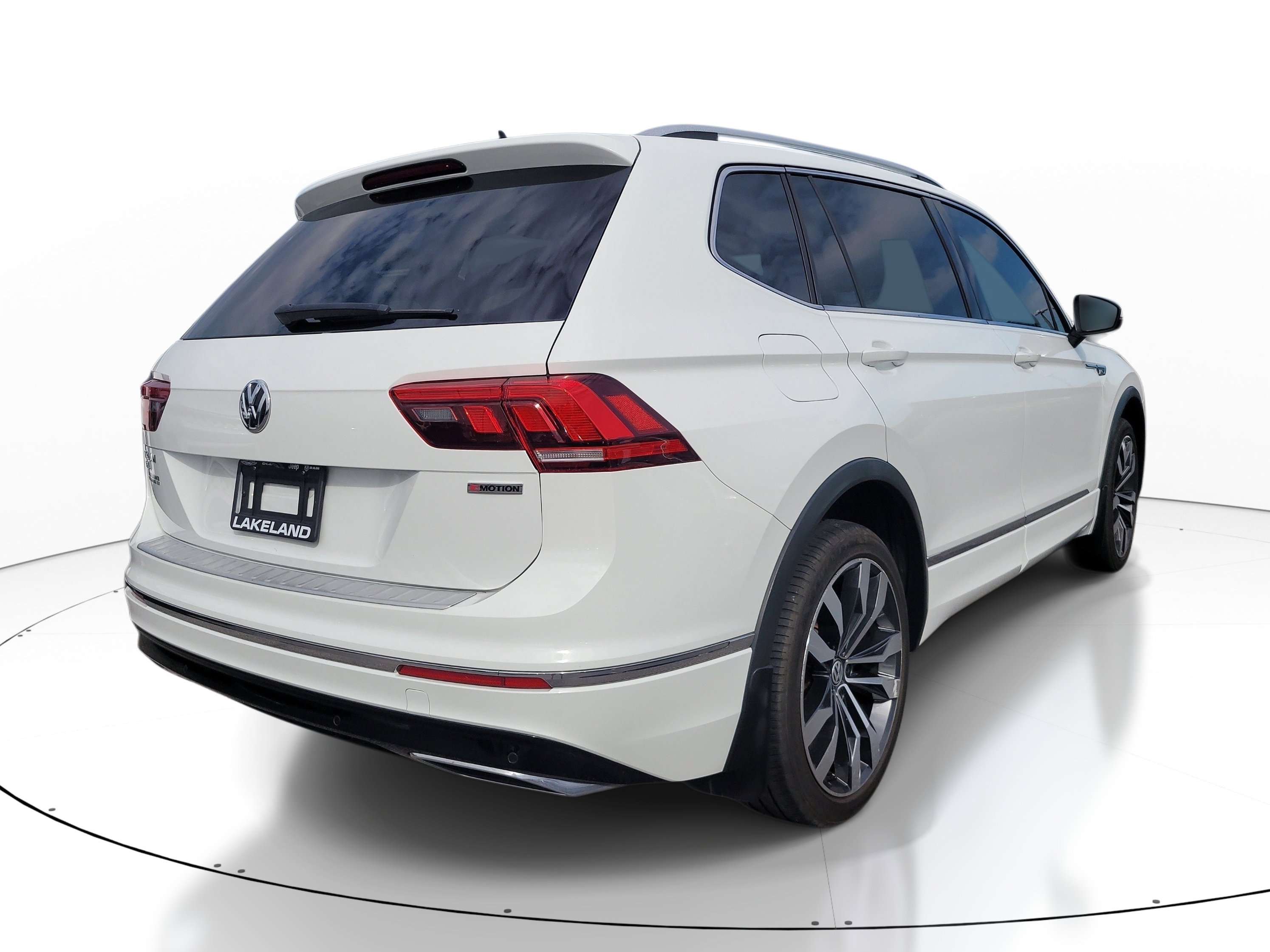 Used 2020 Volkswagen Tiguan SEL Premium R-Line w/ 3rd Row Seat Package AWD/4WD image 4