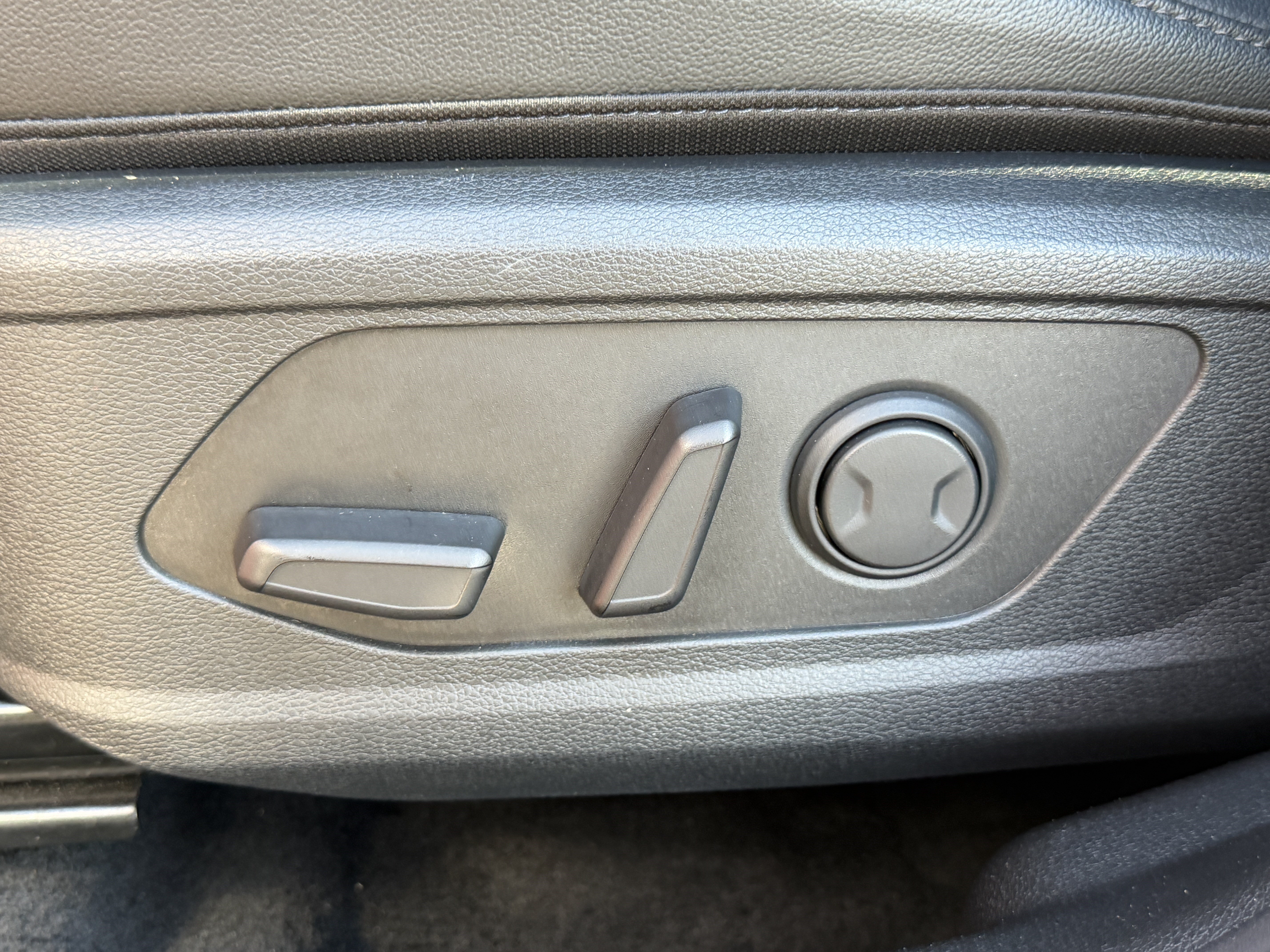 Certified 2025 Kia Sportage SX AWD/4WD image 16