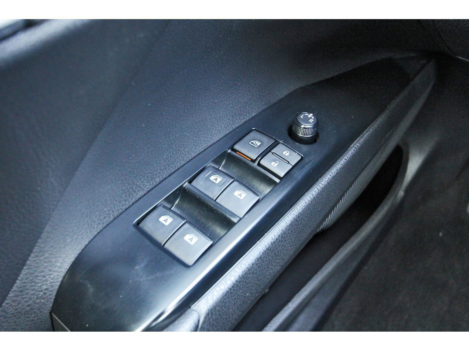 Used 2020 Toyota Camry SE image 20