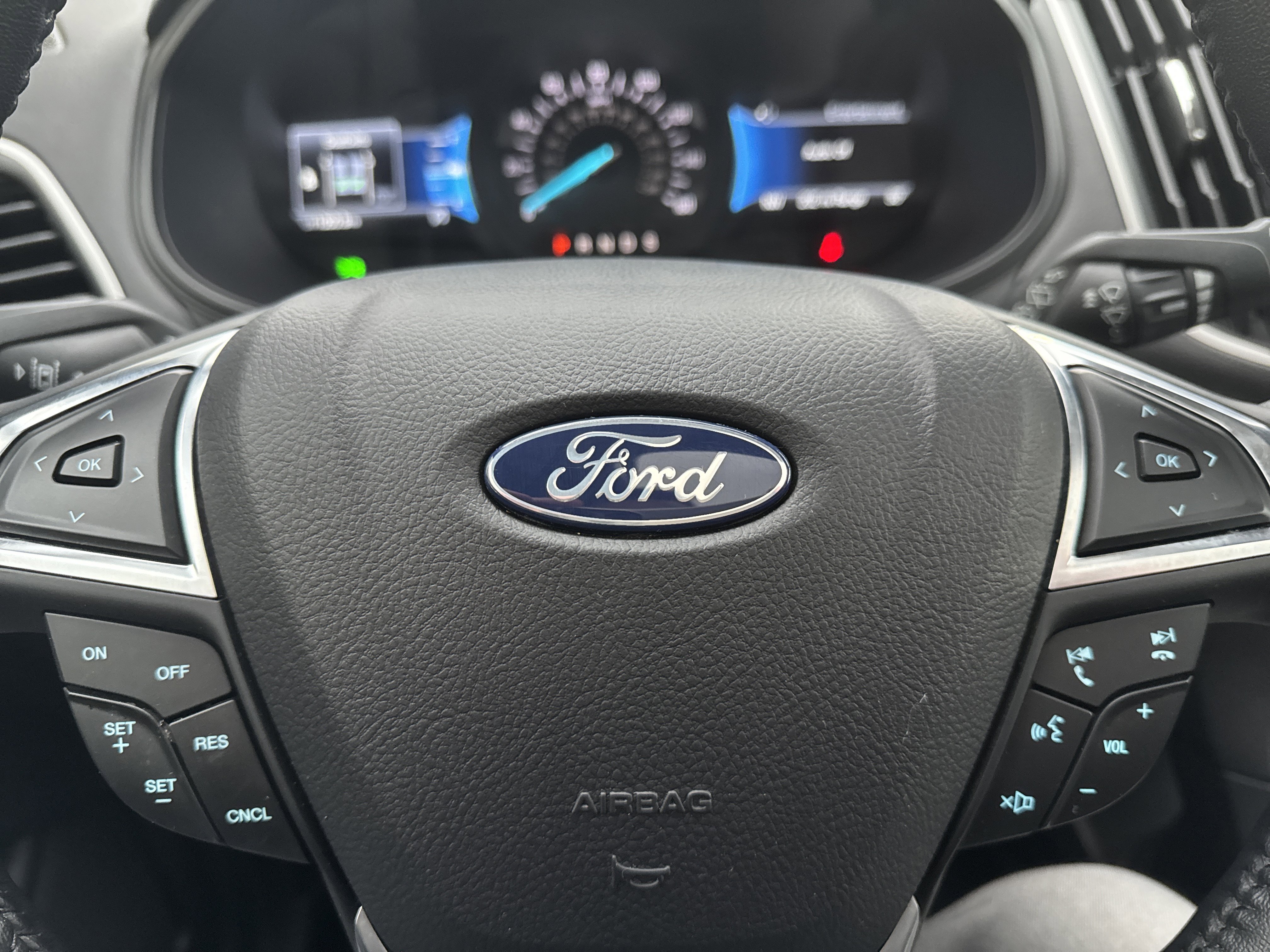 Used 2024 Ford Edge SEL w/ Convenience Package image 12