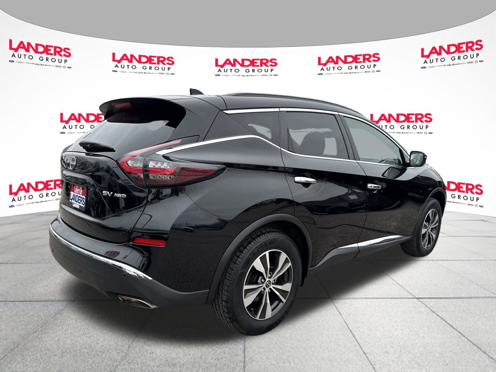 Used 2023 Nissan Murano SV image 3