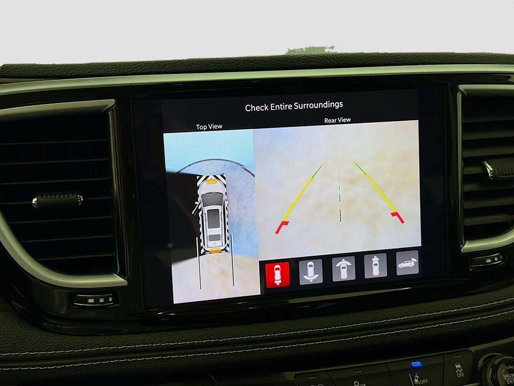 Used 2023 Chrysler Pacifica Limited w/ Uconnect Theater Family Group FWD image 41