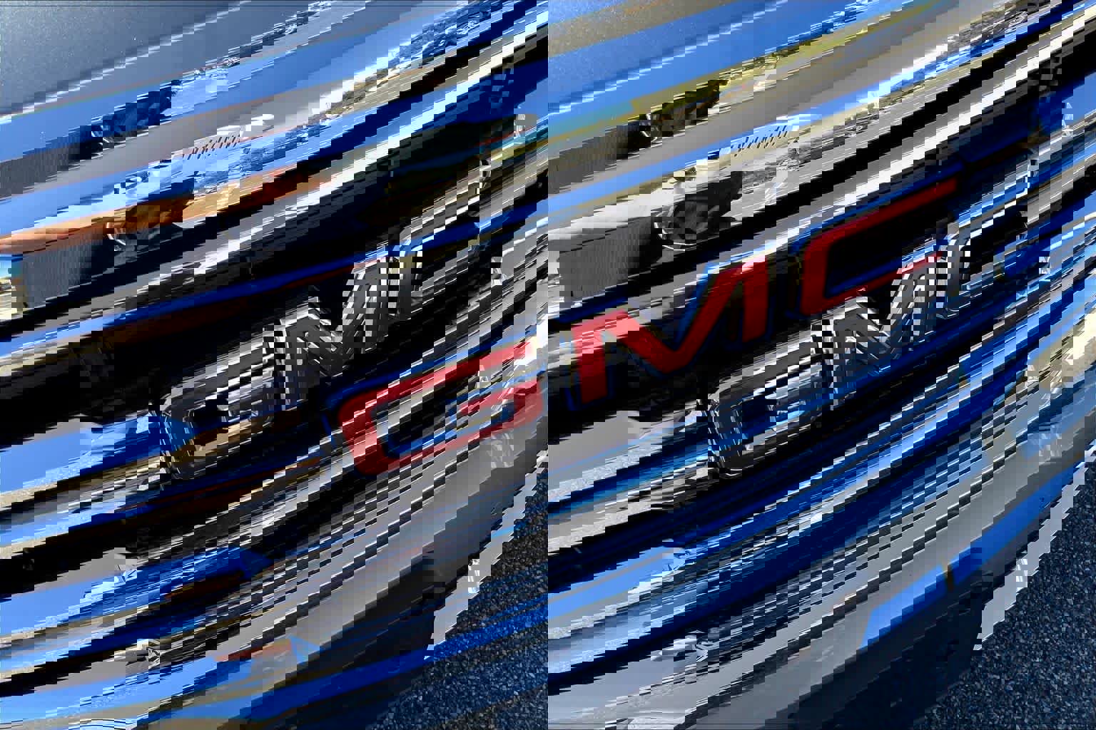 Certified 2023 GMC Acadia SLE w/ Driver Convenience Package image 31