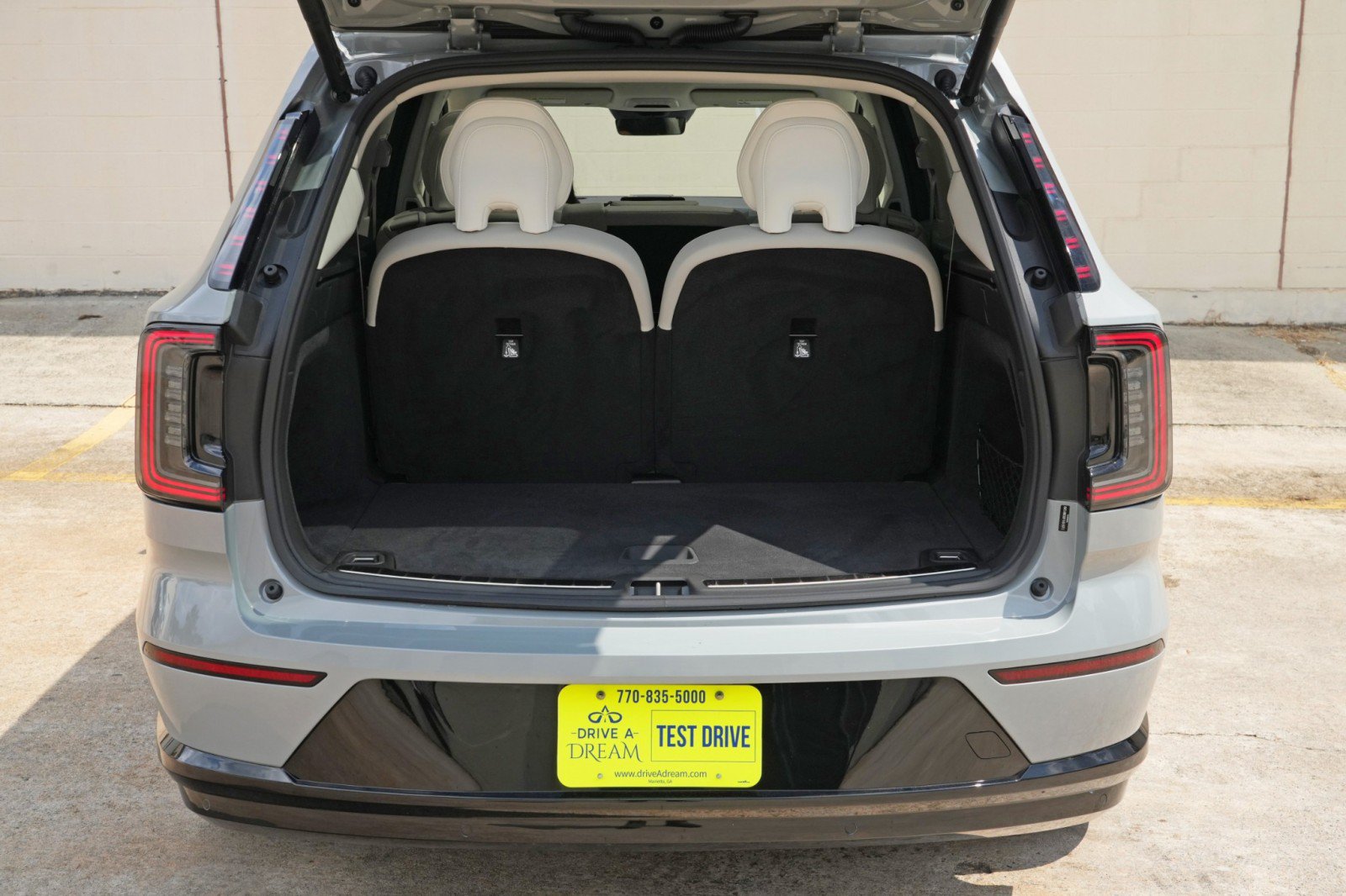 Used 2025 Volvo EX90 Ultra AWD/4WD image 8