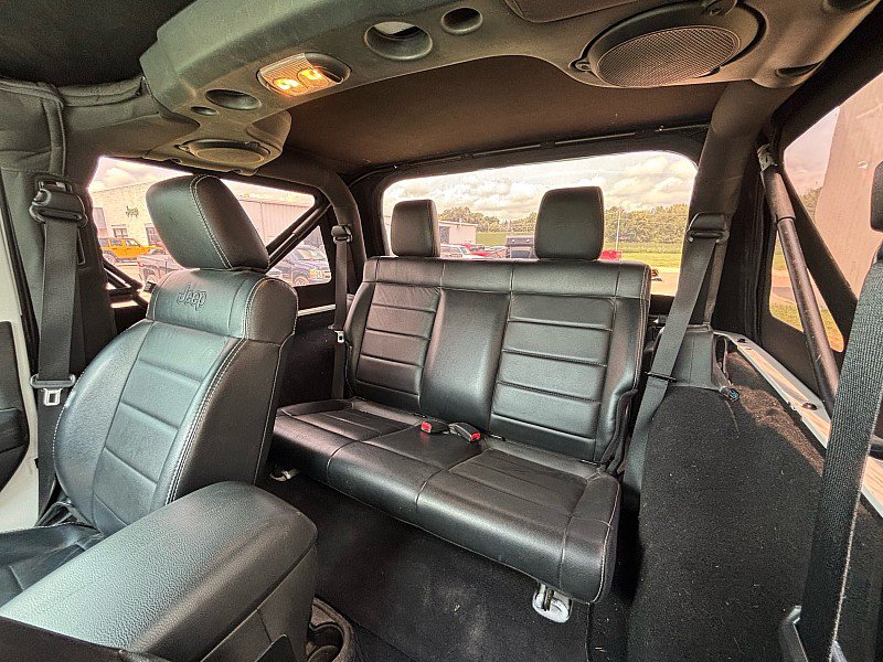 Used 2012 Jeep Wrangler Rubicon AWD/4WD image 16