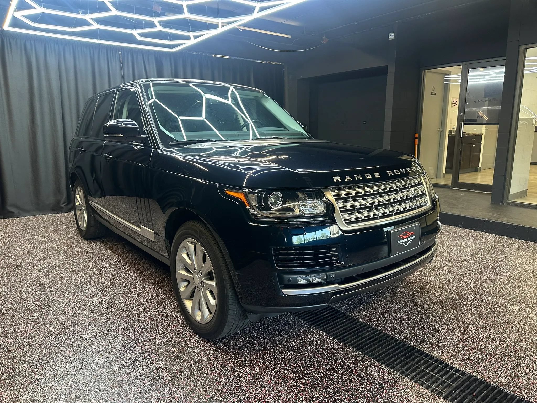 Used 2014 Land Rover Range Rover HSE AWD/4WD image 9