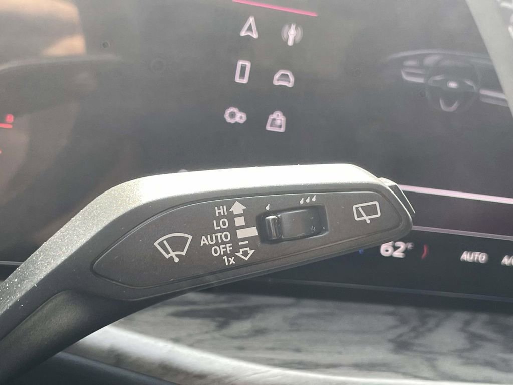 Used 2025 Audi Q5 Premium image 30