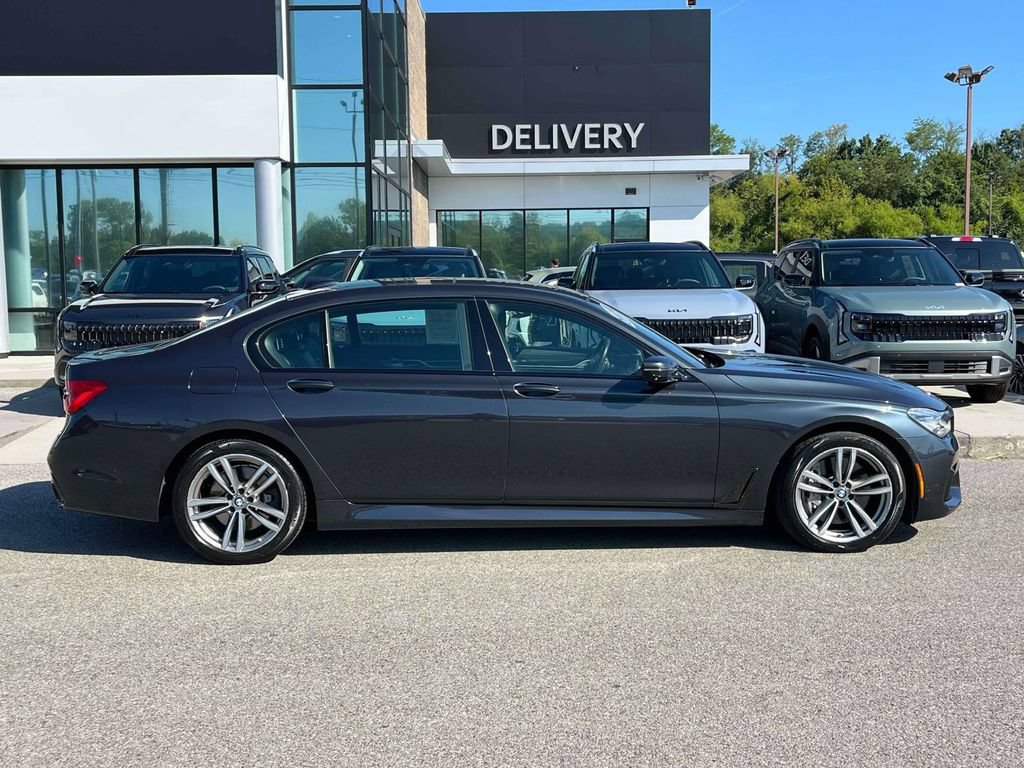 Used 2019 BMW 750i xDrive w/ Executive Package AWD/4WD image 27