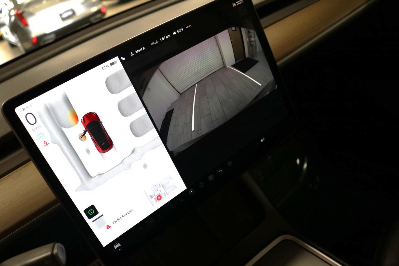 Used 2023 Tesla Model Y Performance image 29