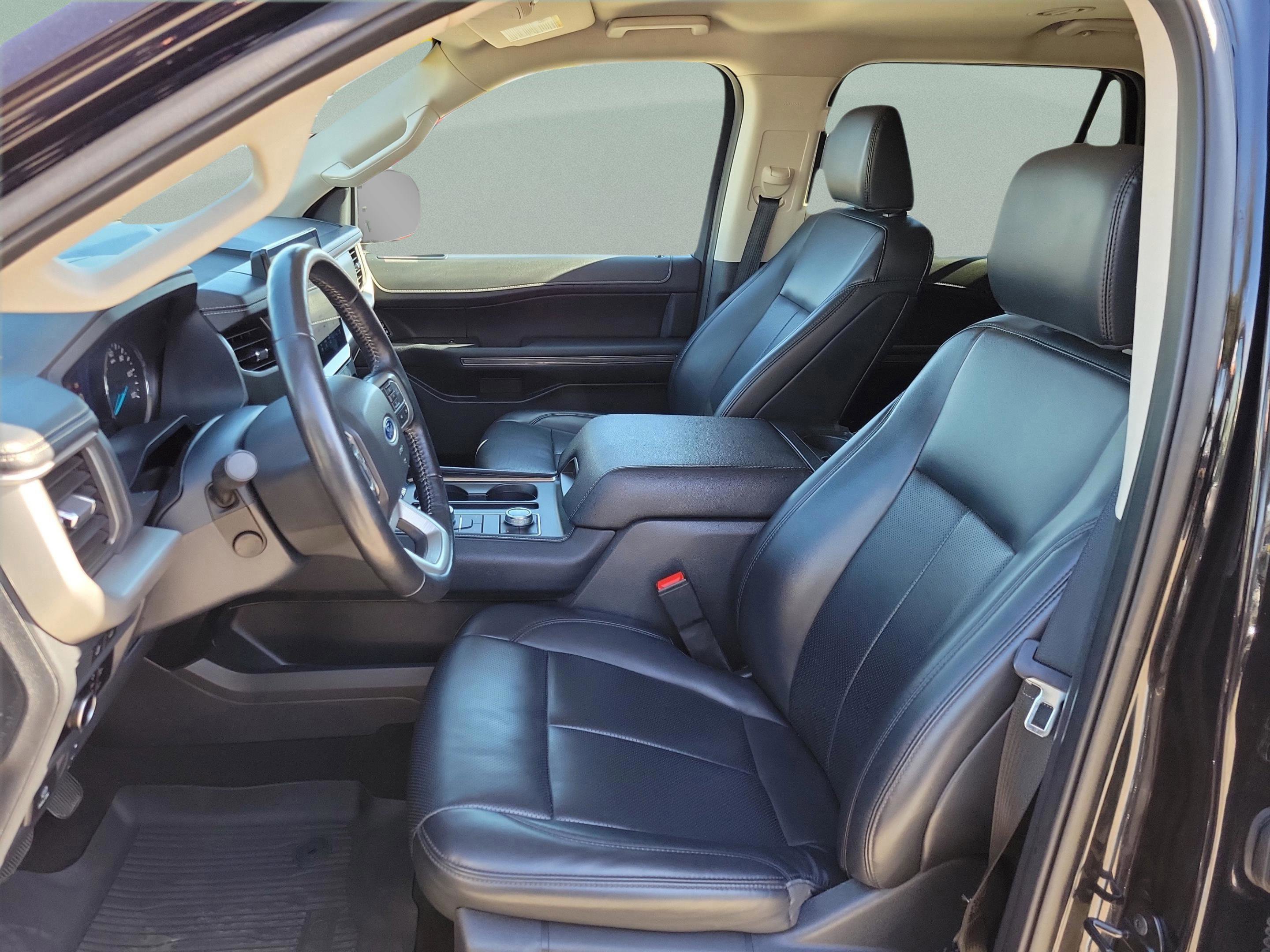 Used 2024 Ford Expedition XLT image 10