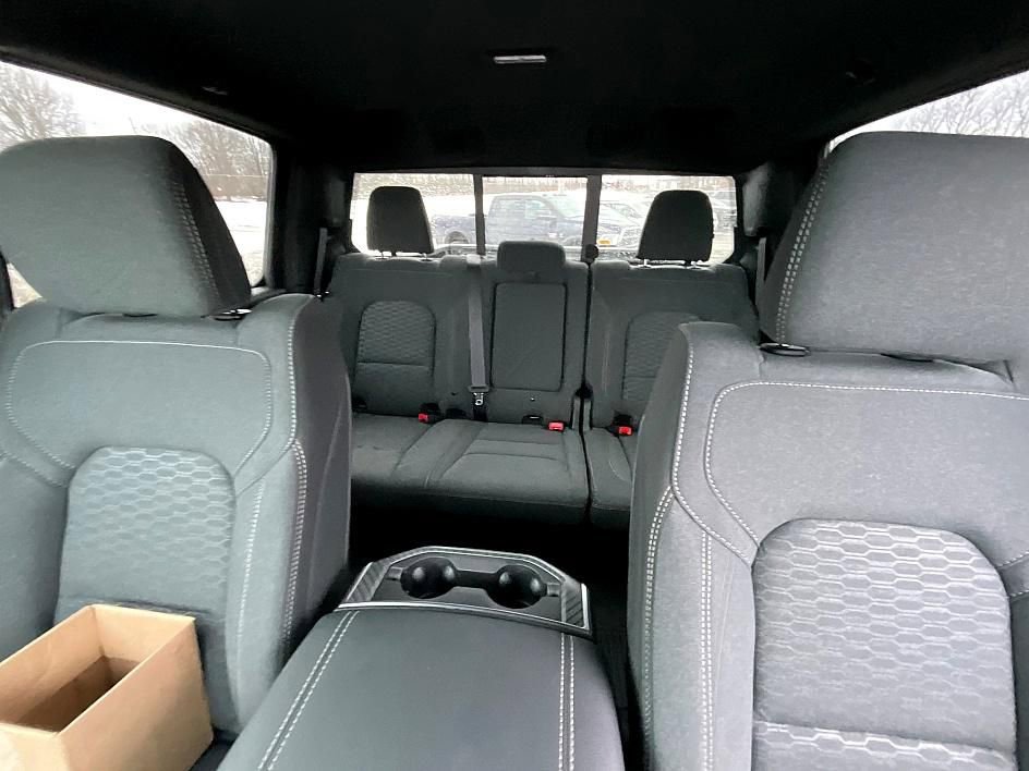 New 2026 RAM 1500 4x4 Crew Cab image 33