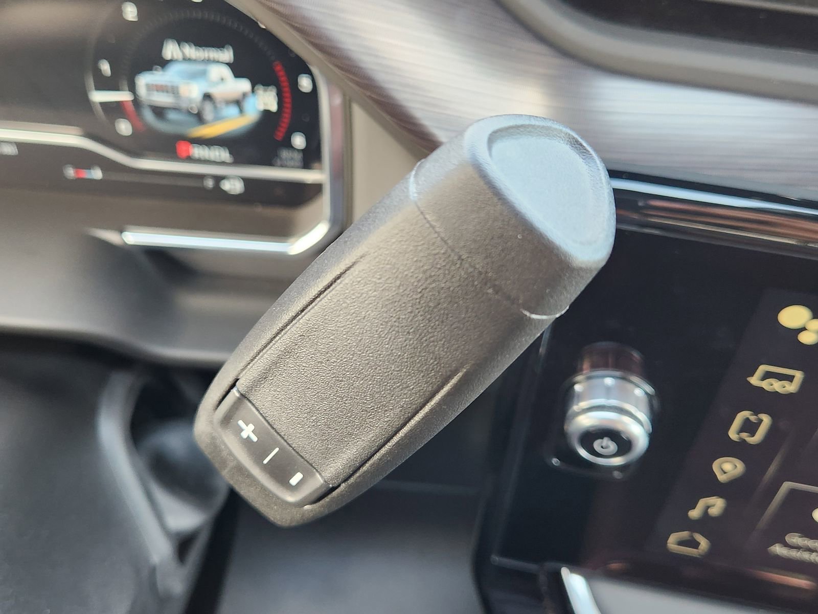 Certified 2025 GMC Sierra 2500 Denali Ultimate image 24