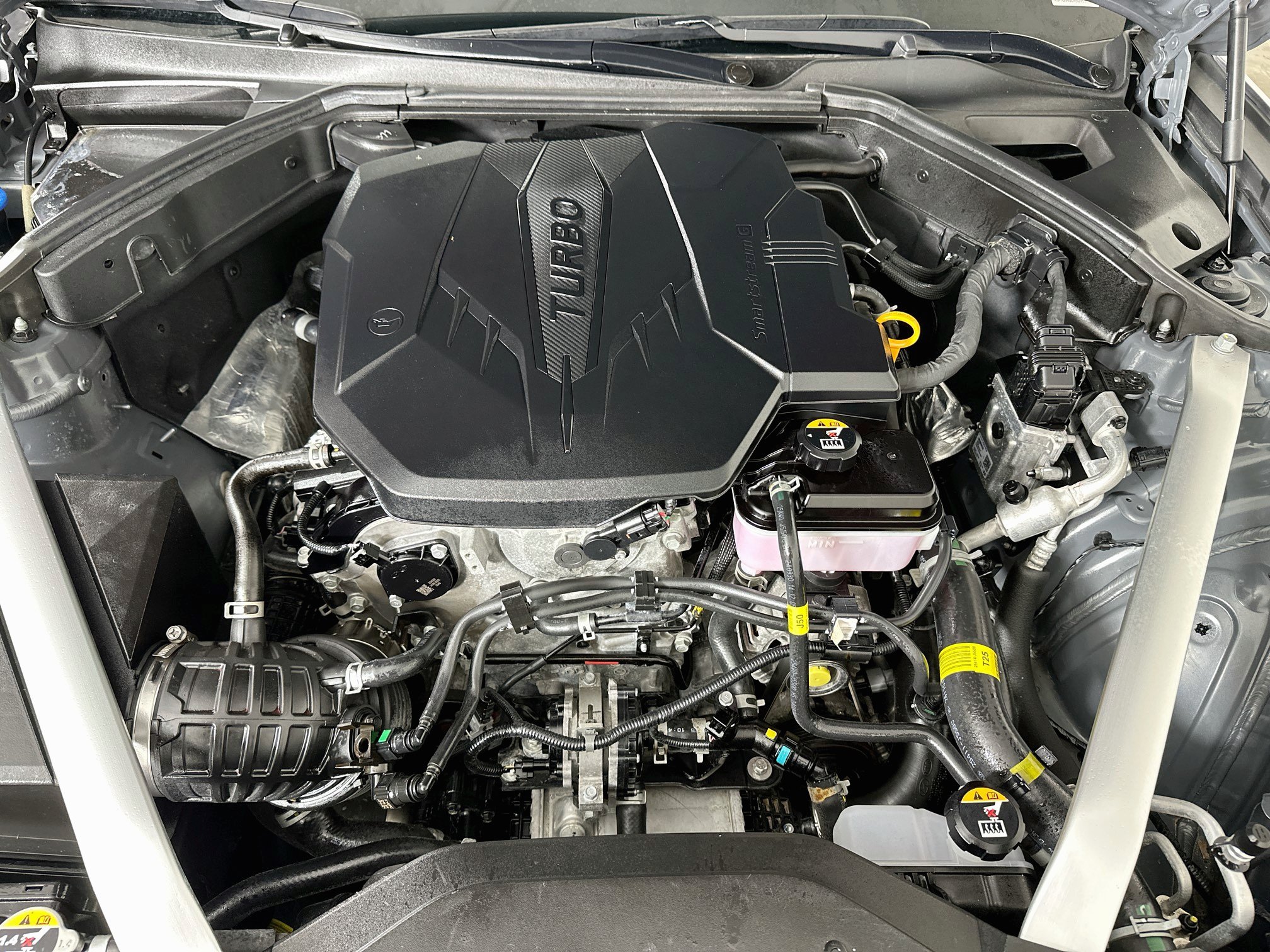 Used 2025 Genesis G70 2.5T AWD/4WD image 32