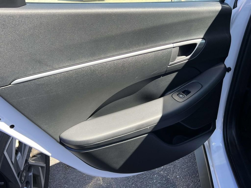 Certified 2025 Hyundai Sonata SE FWD image 12