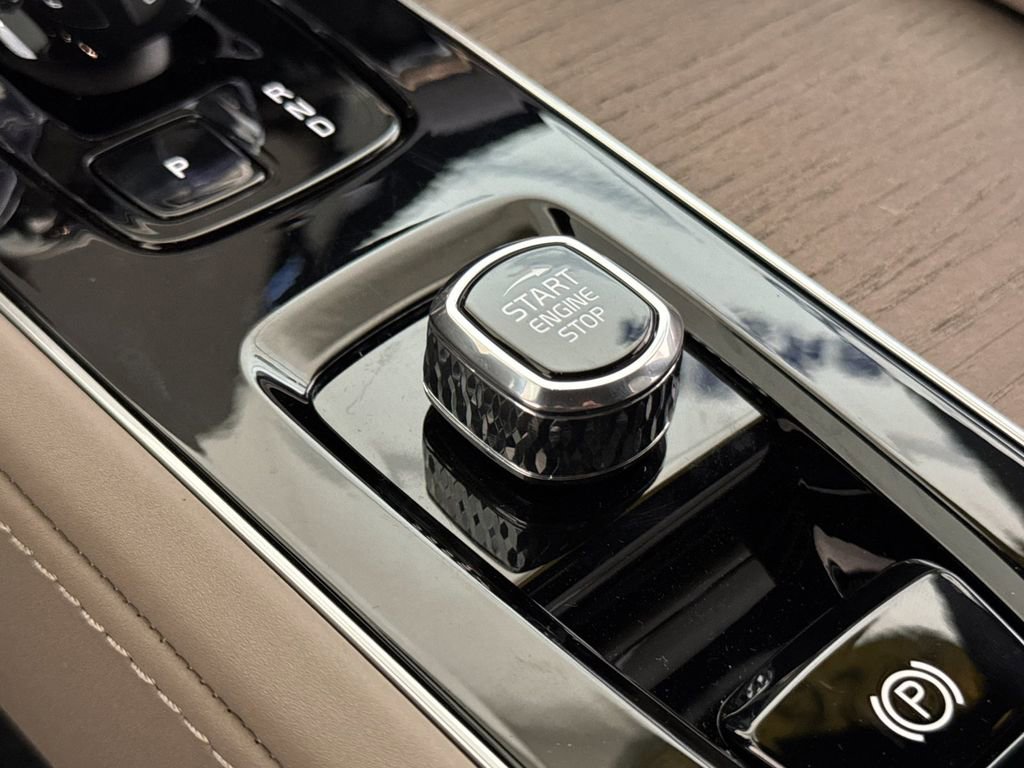 New 2026 Volvo XC90 B6 Plus w/ Protection Package Premier image 23