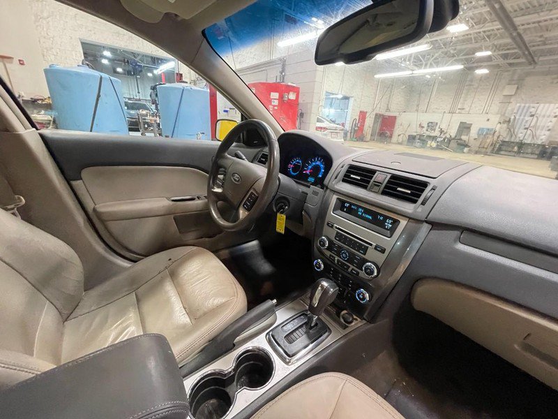 Used 2011 Ford Fusion SEL w/ 302A Rapid Spec Order Code FWD image 6
