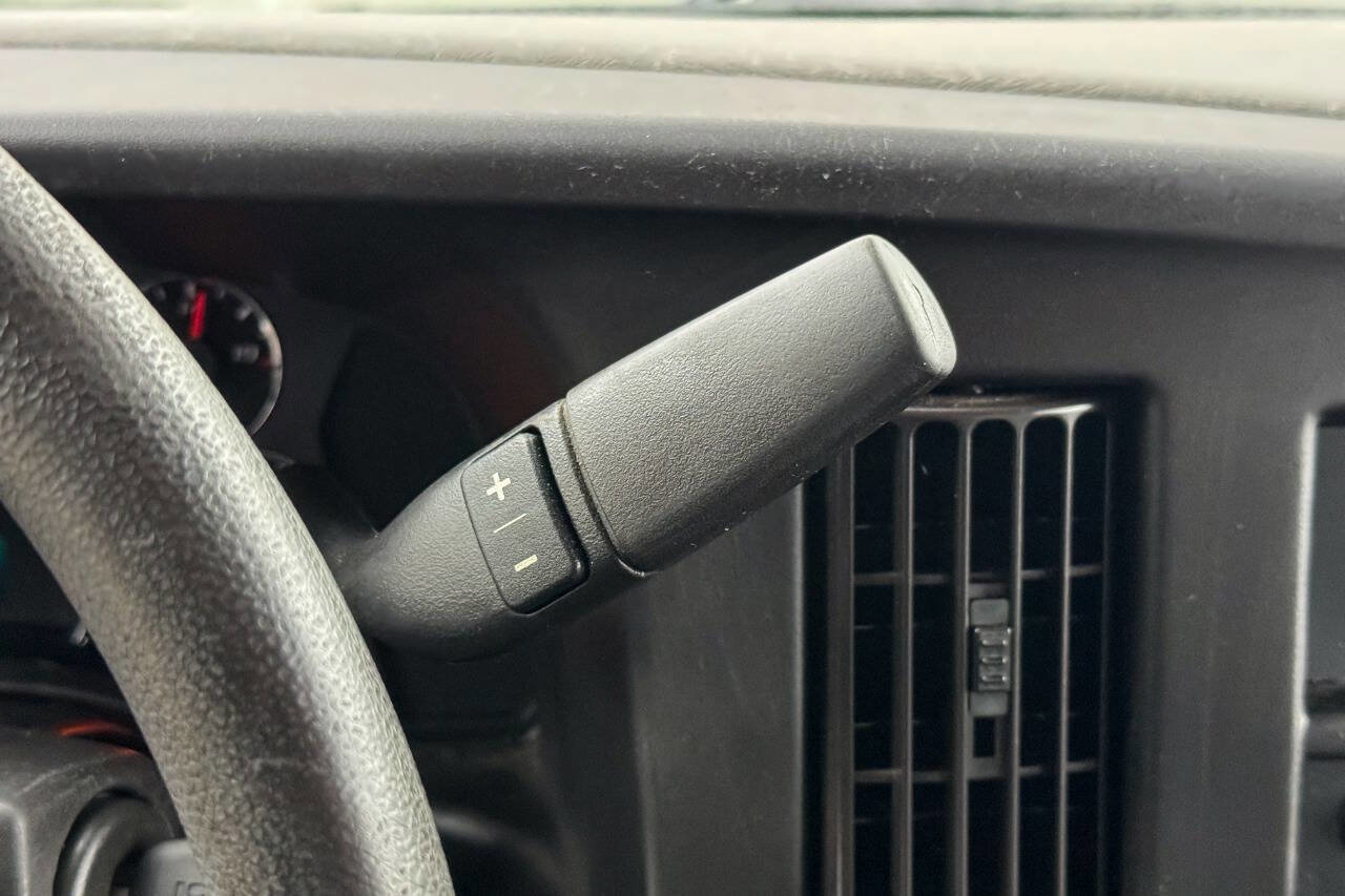 Used 2017 Chevrolet Express 2500 image 27