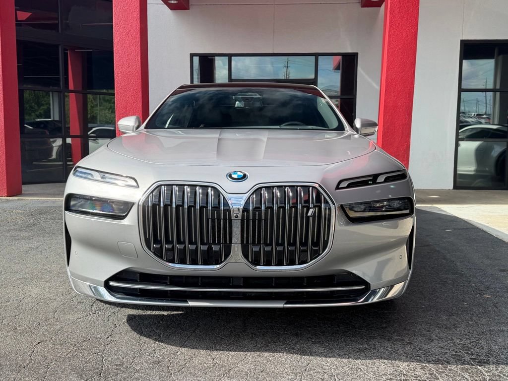 Used 2023 BMW i7 xDrive60 AWD/4WD image 4