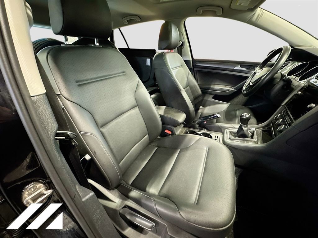 Used 2018 Volkswagen Golf SE FWD image 26