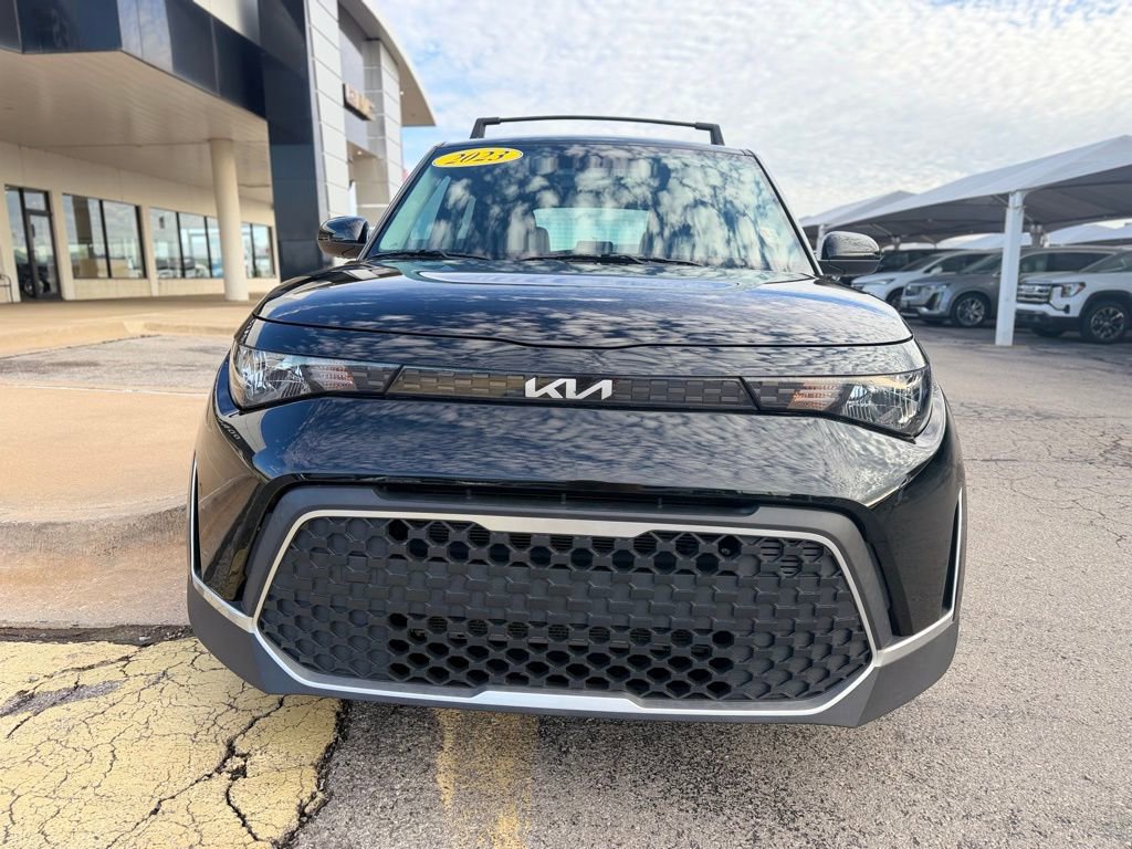 Used 2023 Kia Soul S image 2