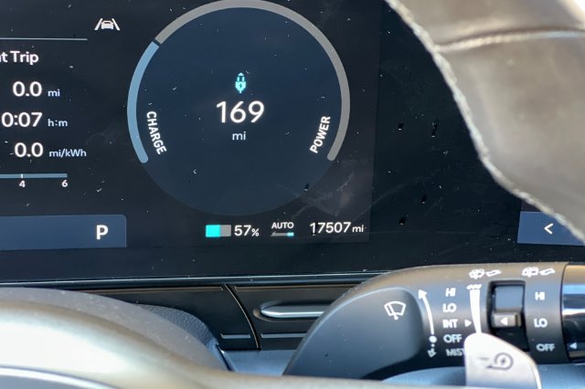 Certified 2024 Hyundai Kona SEL FWD image 33
